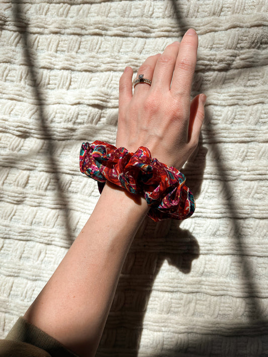 *aimee* 100% silk scrunchie