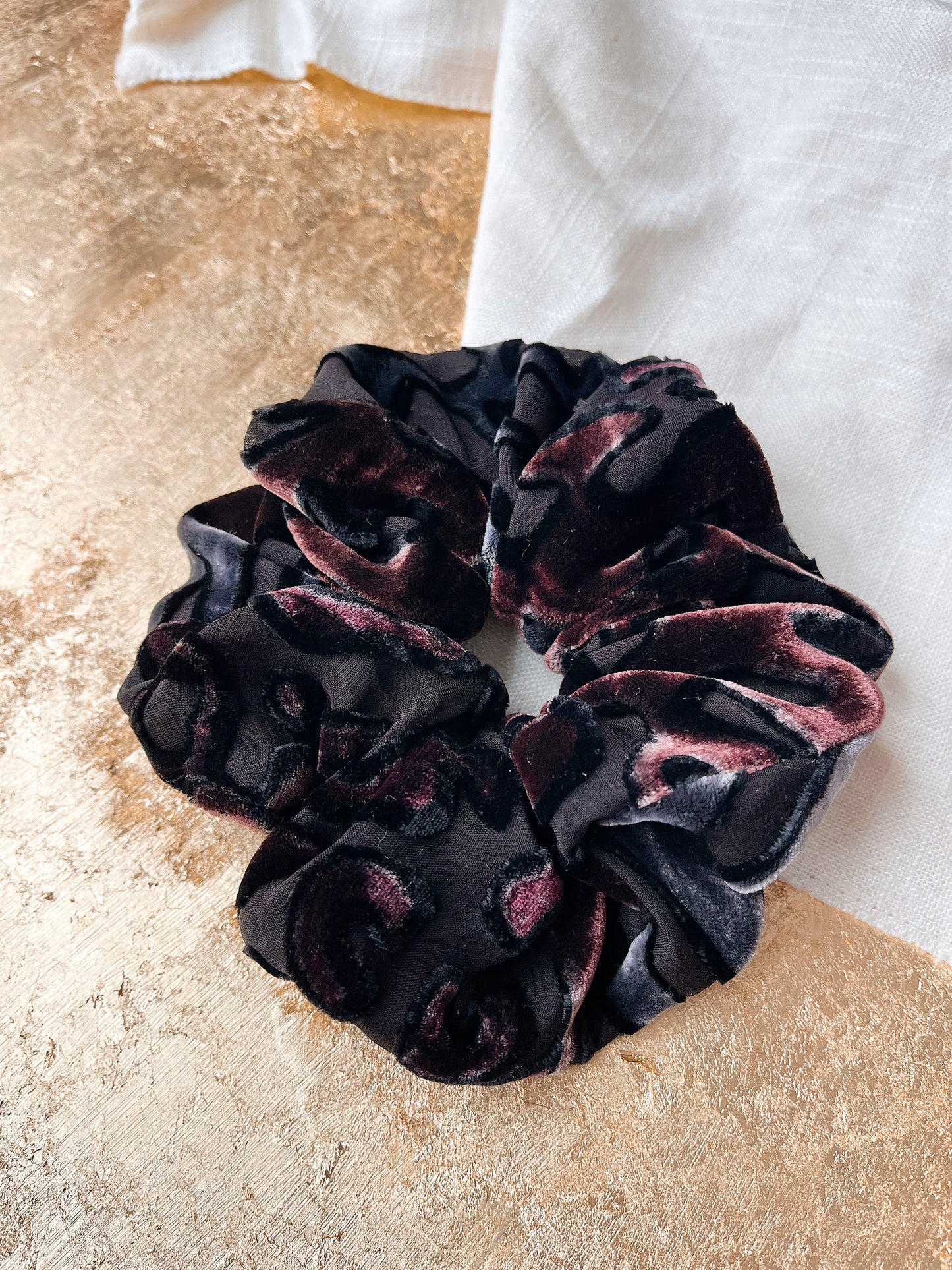 *laura* 100% silk velvet oversized scrunchie