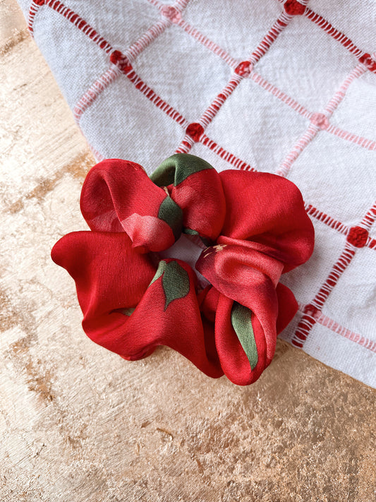 *a rose by any other name* 100% silk scrunchie
