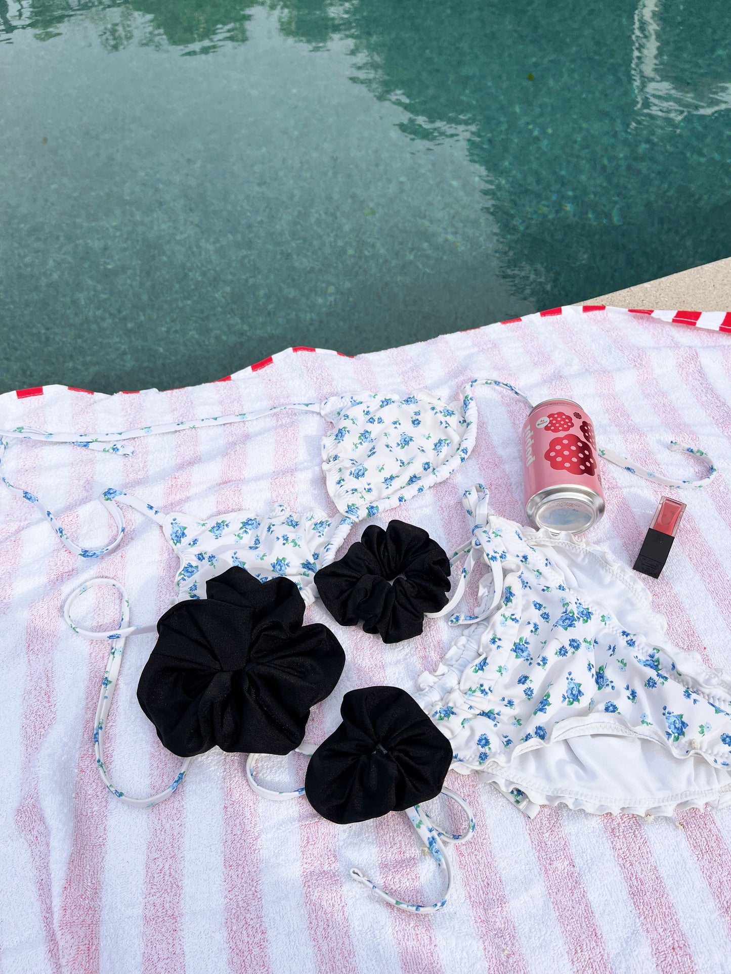 LBD SWIM SCRUNCHIE