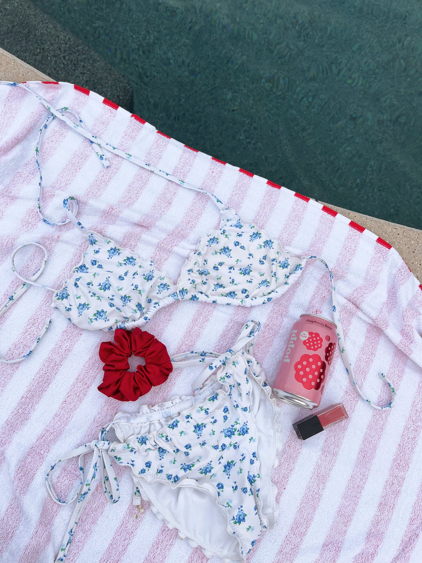 CHERRY LIPS SWIM SCRUNCHIE