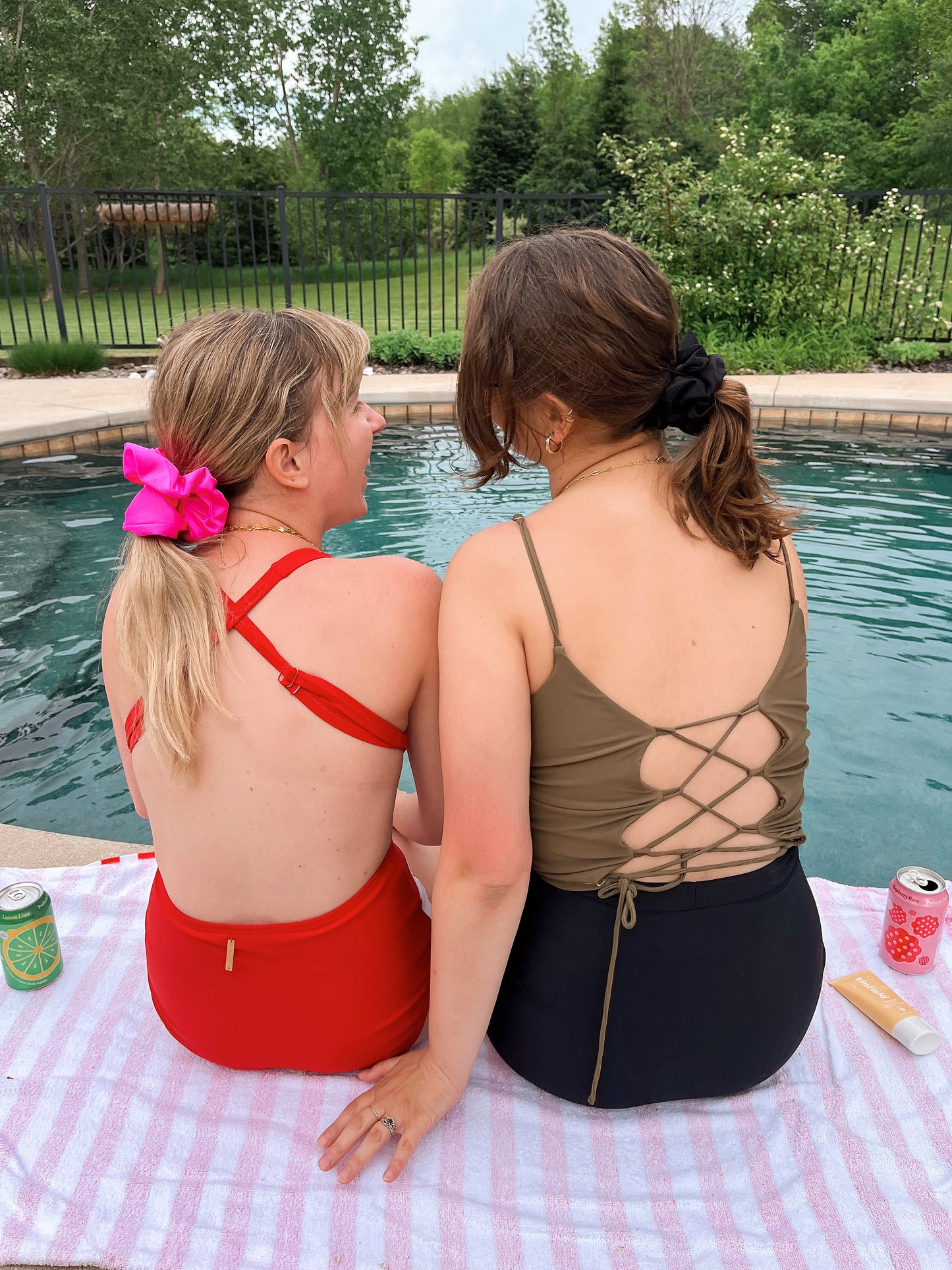 HI BARBIE! SWIM SCRUNCHIE