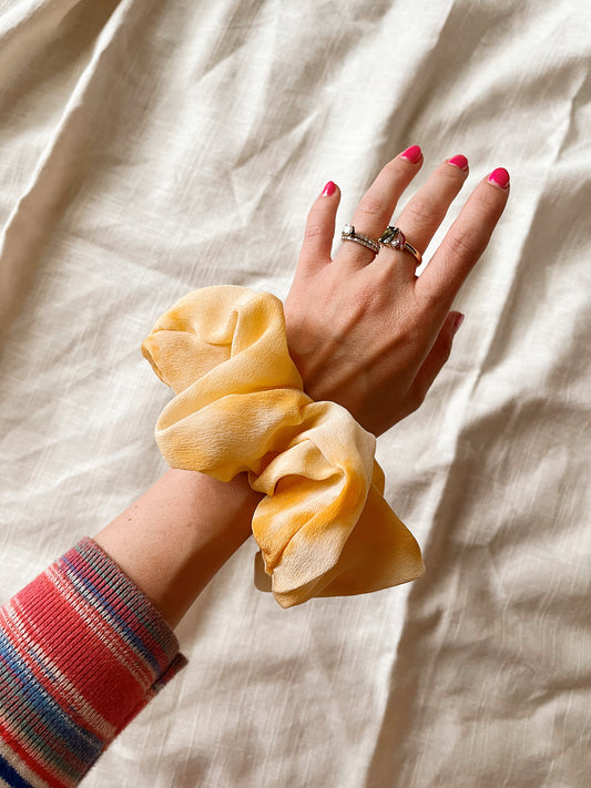 *build me up buttercup* 100% silk oversized scrunchie