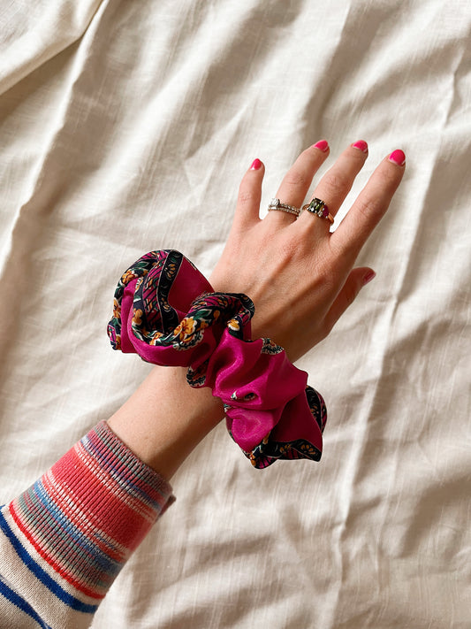 *keeping score* vegan silk scrunchie