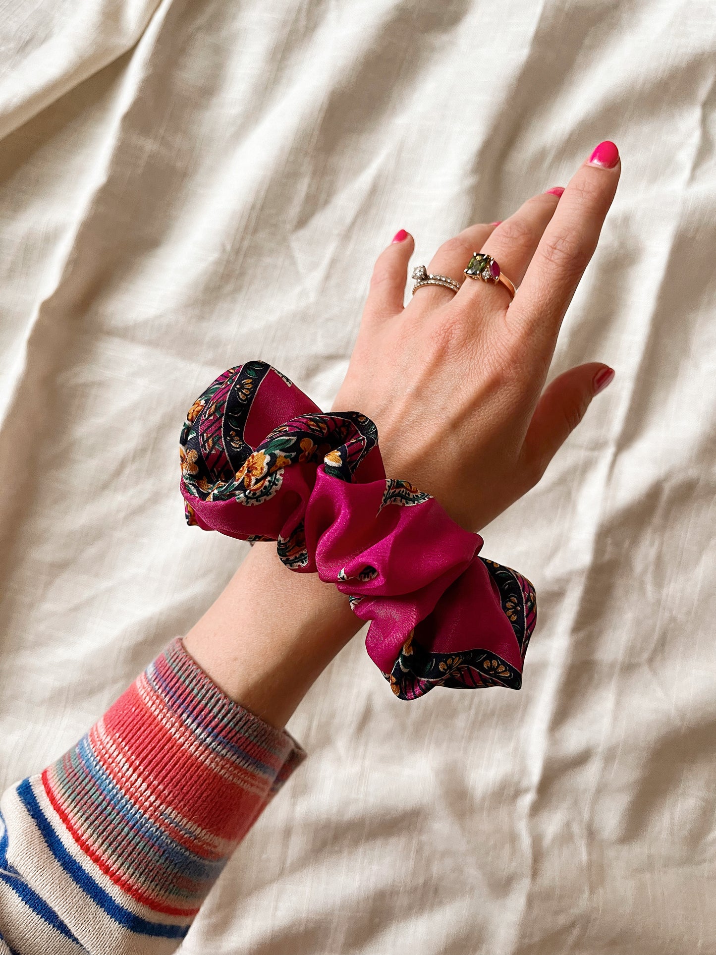 *keeping score* vegan silk scrunchie
