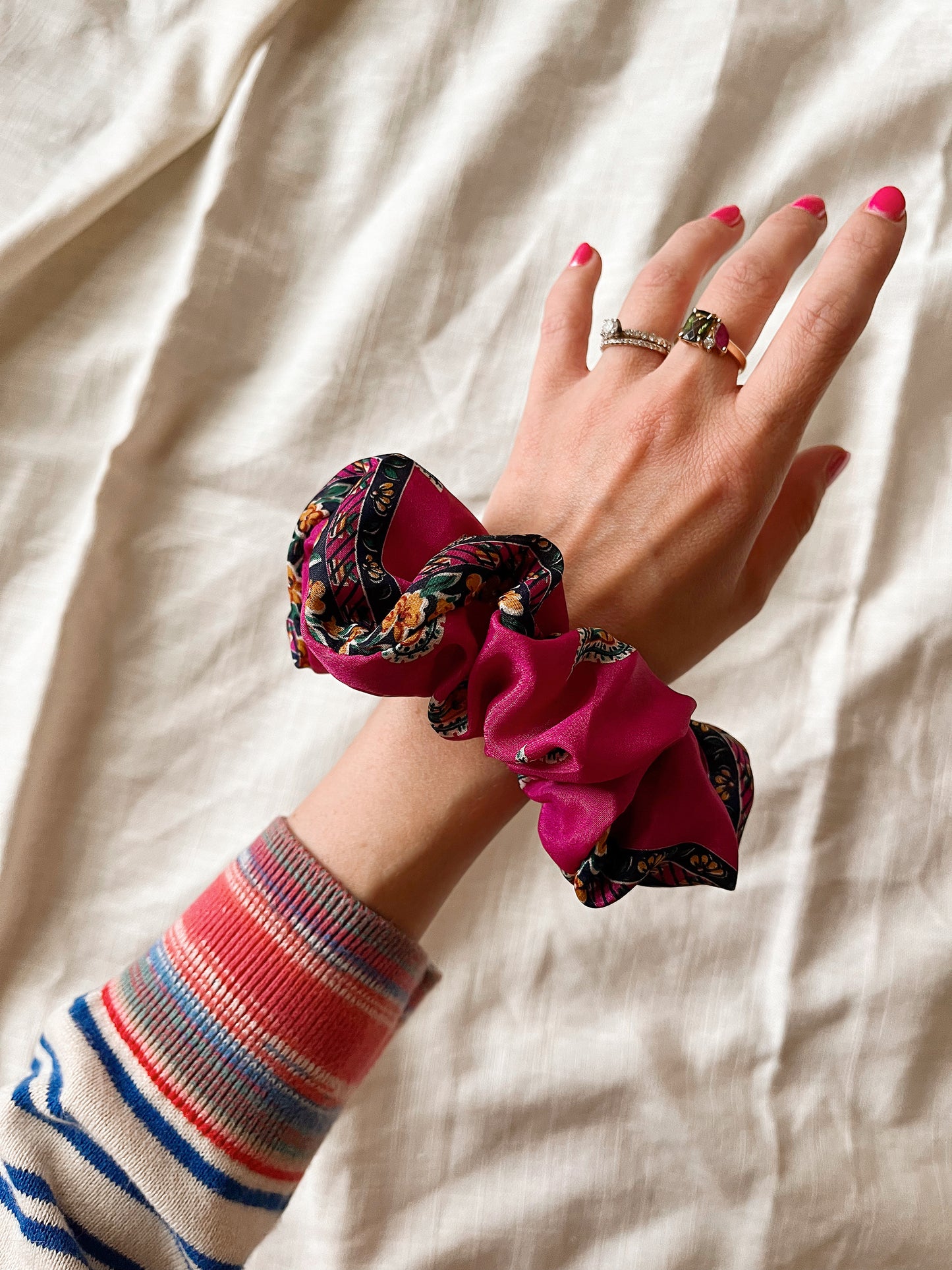 *keeping score* vegan silk scrunchie