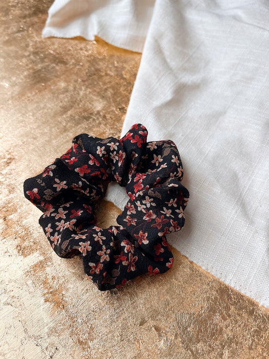 *lorelai* vegan silk standard scrunchie