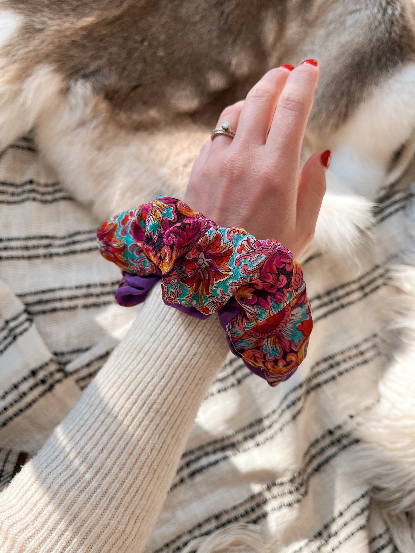 *all eyes on me* scrunchie