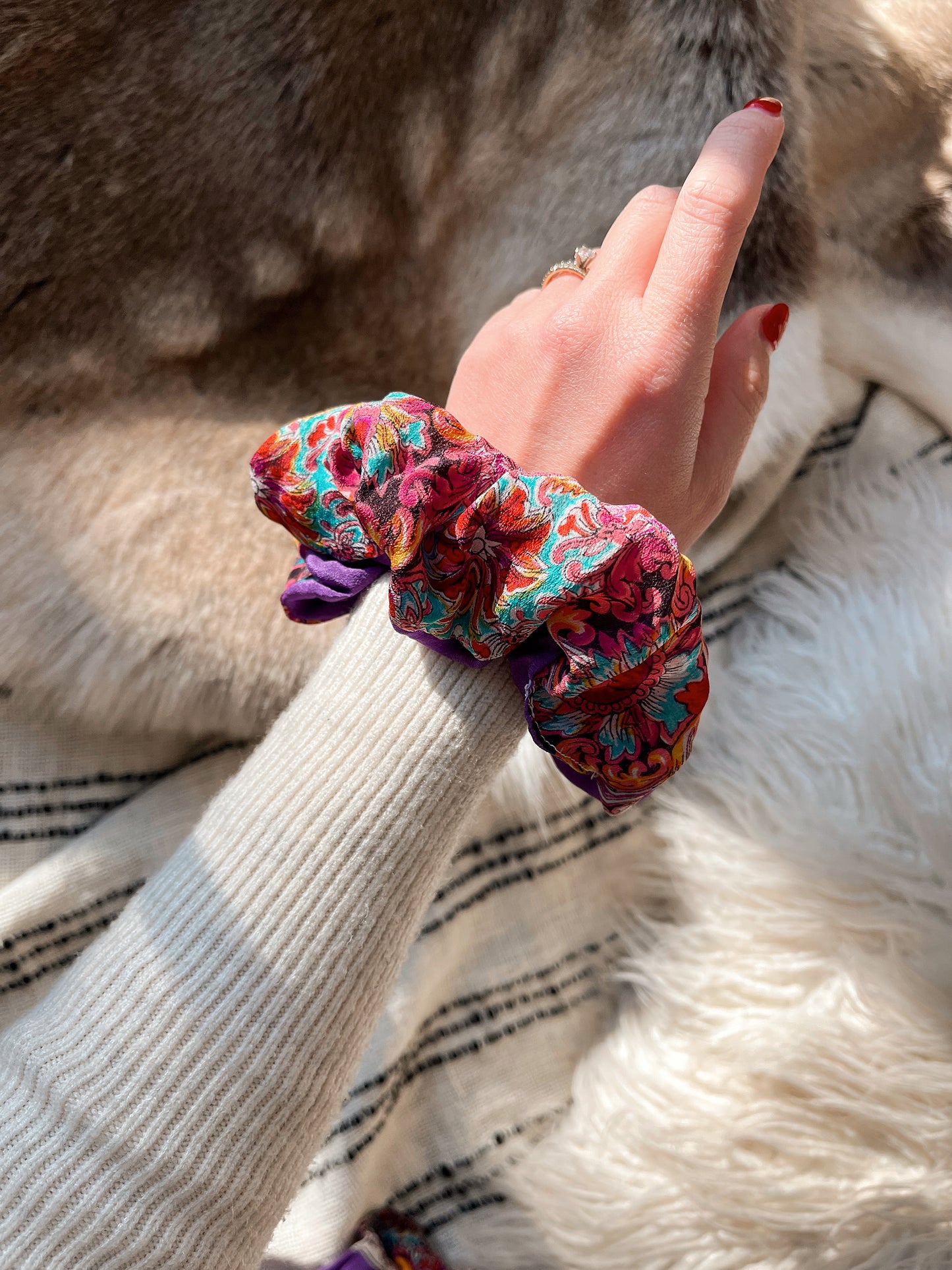 *all eyes on me* scrunchie