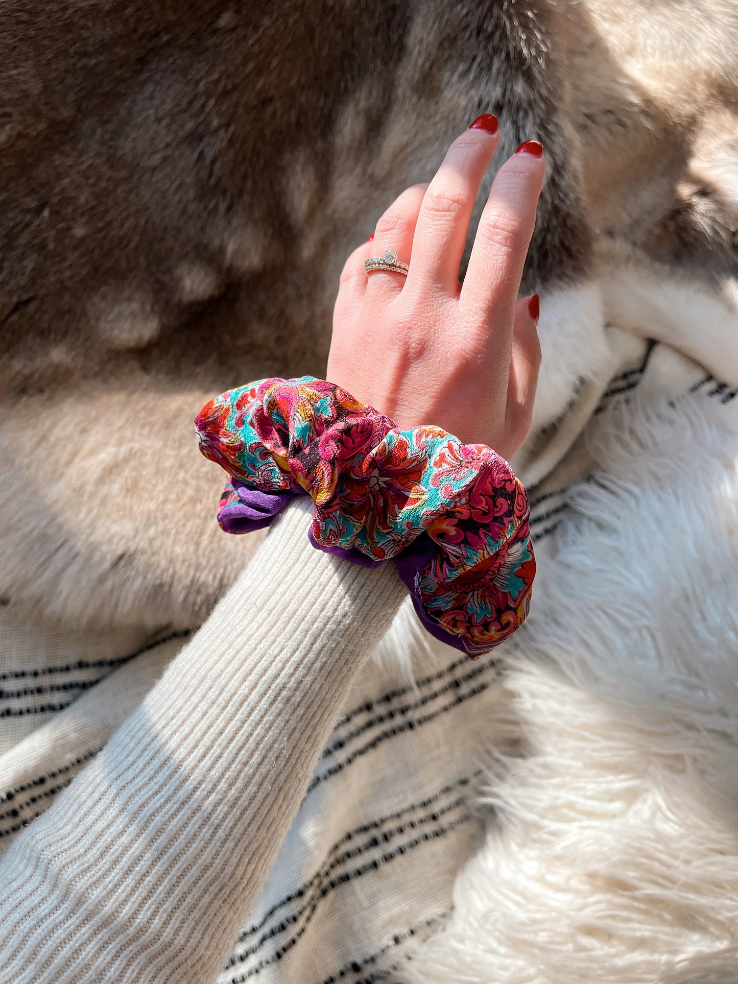 *all eyes on me* scrunchie
