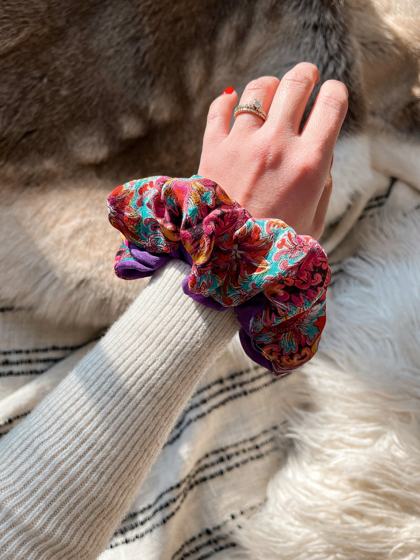 *all eyes on me* scrunchie