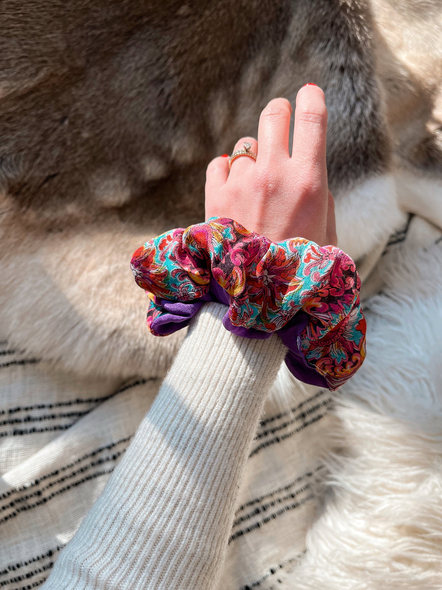 *all eyes on me* scrunchie