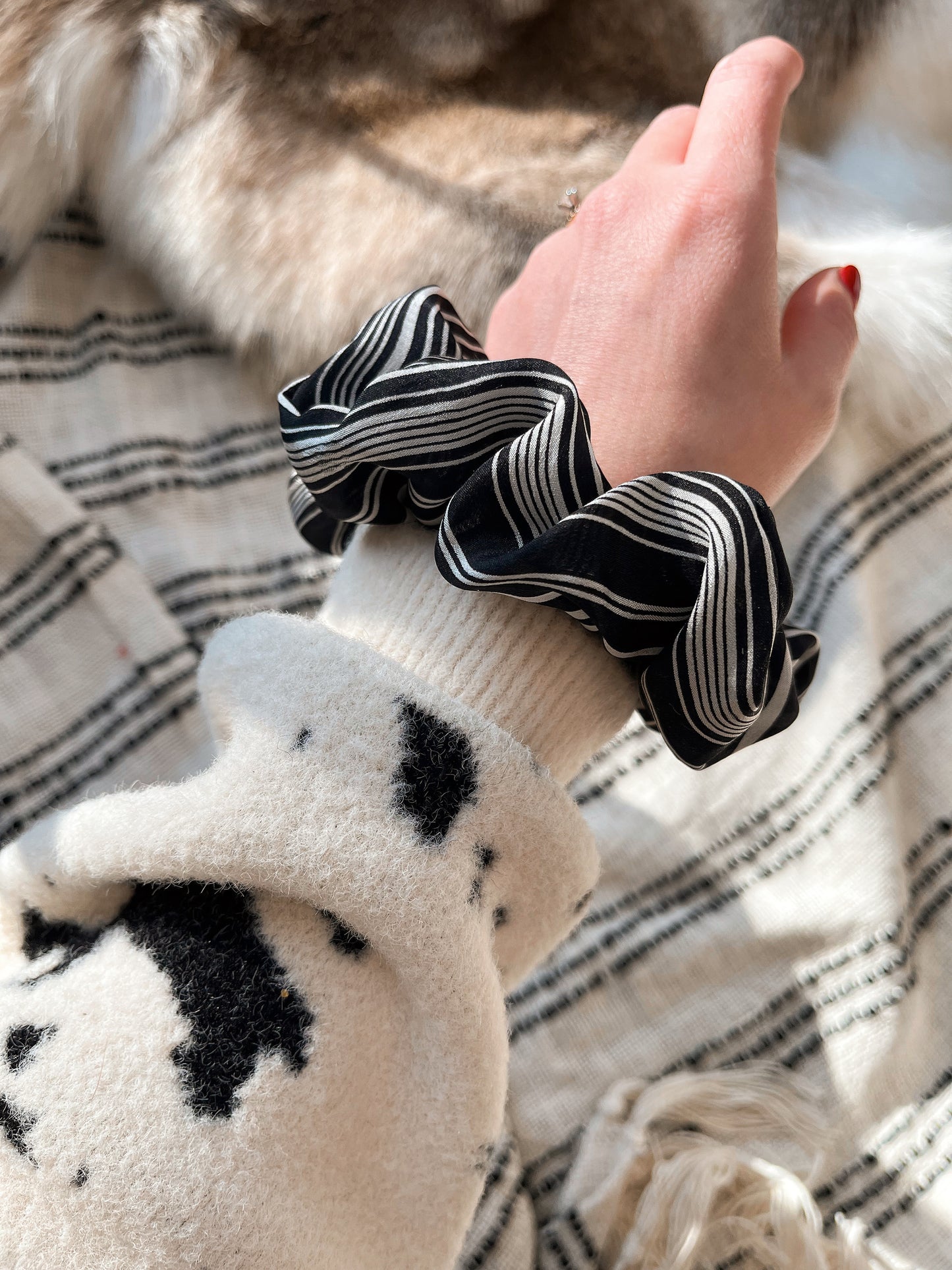 *walk the line* scrunchie
