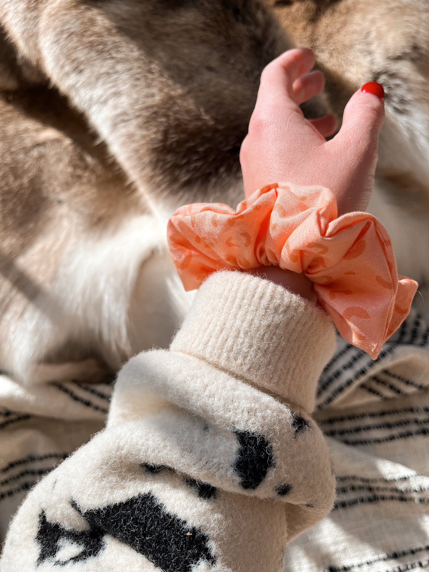 *peachy keen* scrunchie